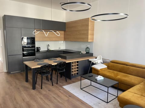 Kitchen or kitchenette, Living room