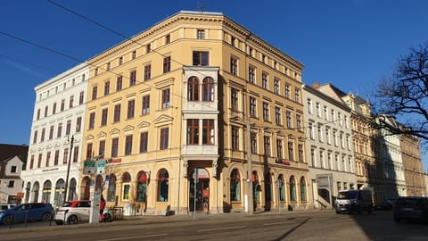 Property building, Location