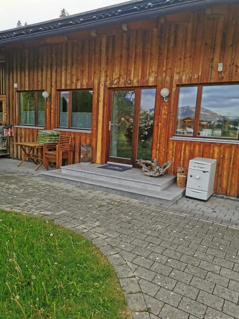 Property building, Garden, Garden, Balcony/Terrace