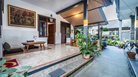 Garden, Seating area, Garden view