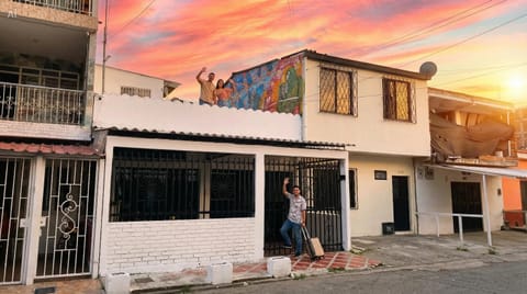 Property building, Facade/entrance, Off site, People, Neighbourhood, Street view, Sunset, group of guests