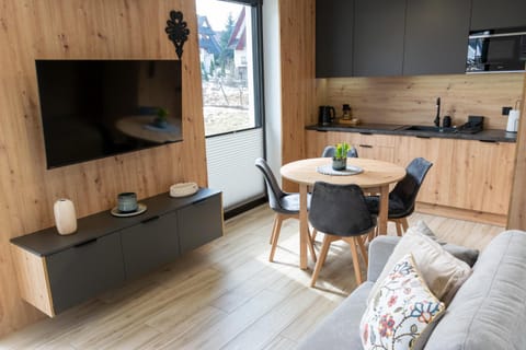 Kitchen or kitchenette, Living room