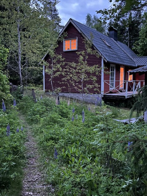 Property building, Natural landscape, Garden