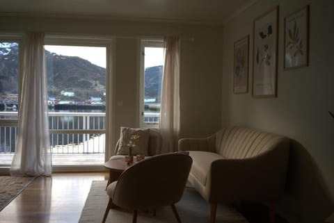 View (from property/room), Living room, Seating area, Mountain view, Sea view