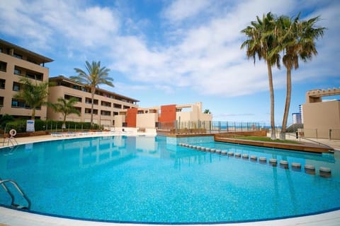 Pool view, Sea view, Swimming pool, sunbed