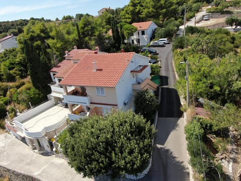 Property building, Natural landscape, Parking