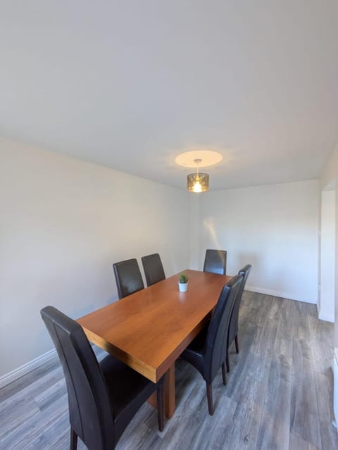 4 Bed Contractor House - Close to City Centre Apartment in County Limerick