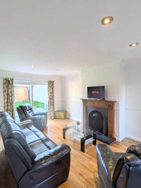 4 Bed Contractor House - Close to City Centre Apartment in County Limerick