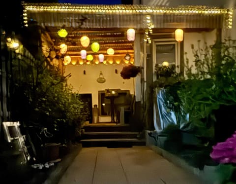 Facade/entrance, Night