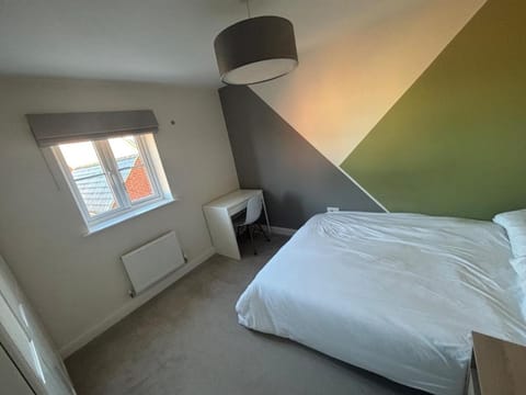 Entire 4 Bed House for Silverstone F1 House in Cherwell District