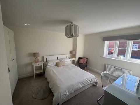 Entire 4 Bed House for Silverstone F1 House in Cherwell District