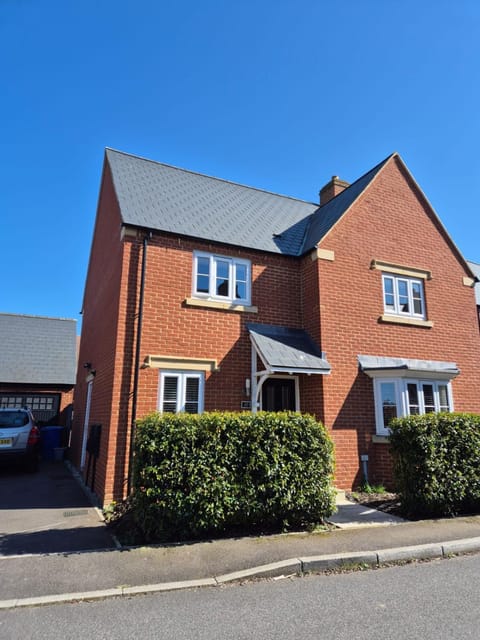 Entire 4 Bed House for Silverstone F1 House in Cherwell District