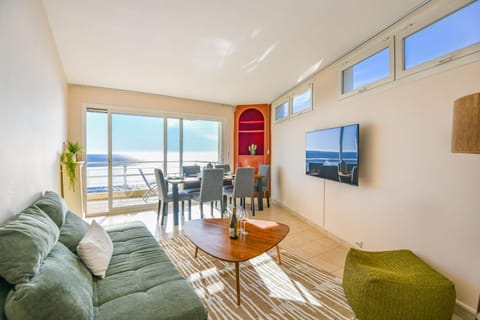 Appart vue mer splendide et plage proche de Monaco Apartment in Cap-d'Ail