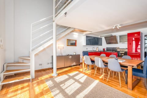 Kitchen or kitchenette, Dining area, oven, stove