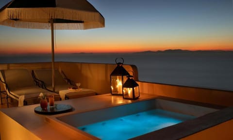 View (from property/room), Mountain view, Sea view, Swimming pool, Drinks, Alcoholic drinks, Sunset, room service, sunbed