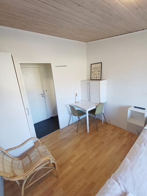 Budget Studio 5 with Free Parking Apartment in Aalborg