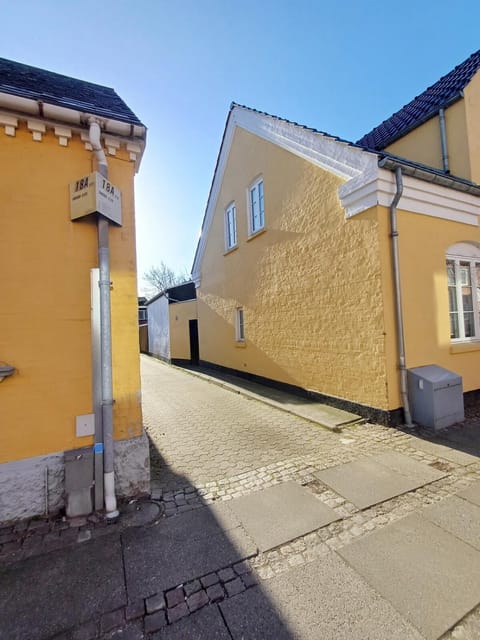 Budget Studio 4 with Free Parking Apartment in Aalborg
