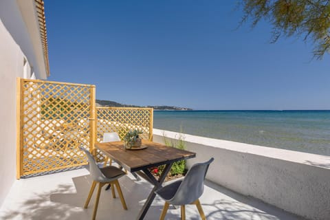 Patio, Day, Natural landscape, View (from property/room), Balcony/Terrace, Beach, Sea view