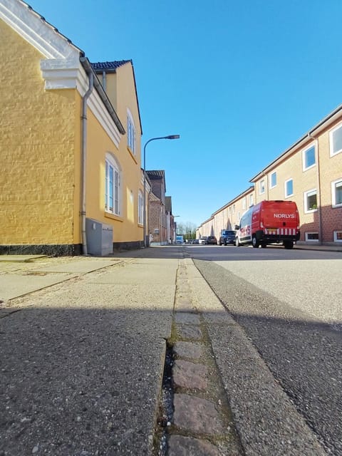 Budget Studio 6 with Free Parking Apartment in Aalborg