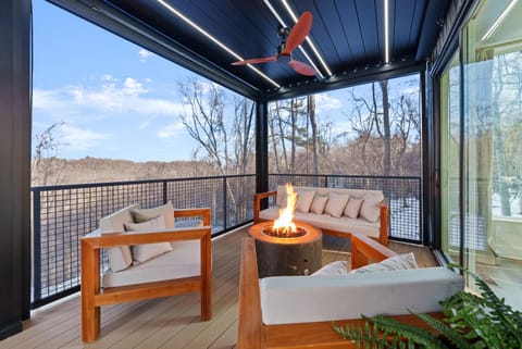 Patio, Balcony/Terrace, Seating area, fireplace
