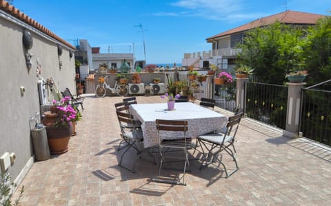 Balcony/Terrace, Balcony/Terrace