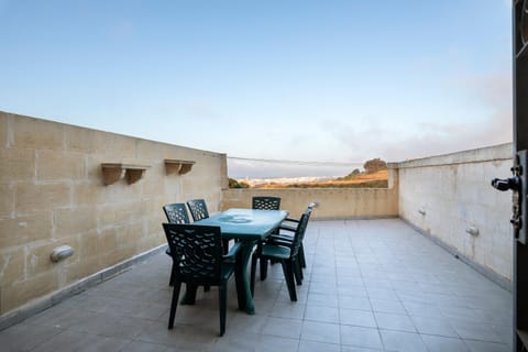 2BD Spacious Apartment with Front Terrace and Country Views - Gozo Island Apartment in Malta