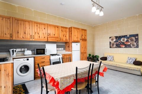 2BD Spacious Apartment with Front Terrace and Country Views - Gozo Island Apartment in Malta