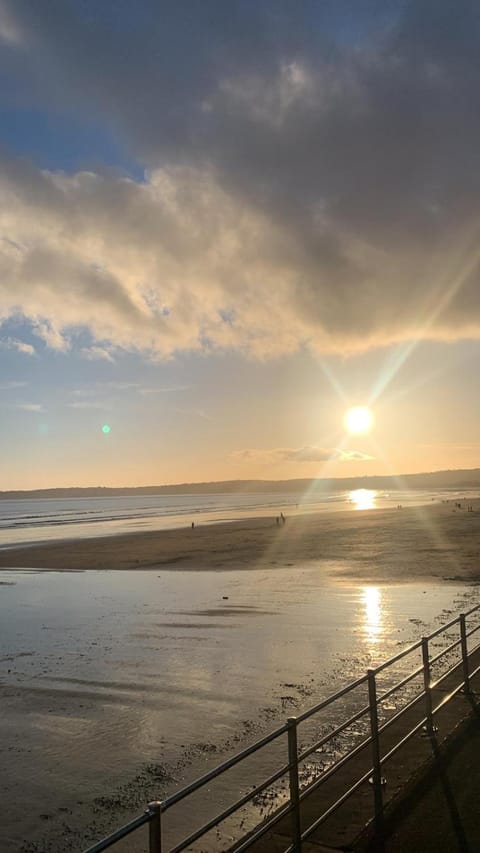 The Seaview Lodge Vacation rental in Wales