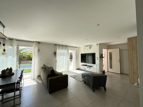 Villa ROSÉA DU VAR in PACA Piscine Privée 10mn de Fréjus Villa in Roquebrune-sur-Argens