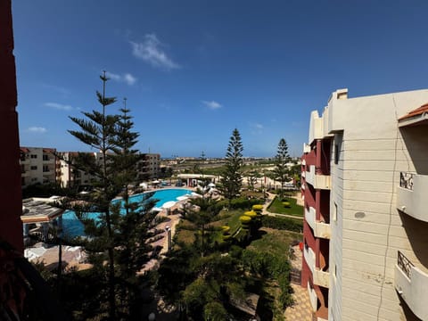View (from property/room), Balcony/Terrace, Pool view, Swimming pool, Swimming pool