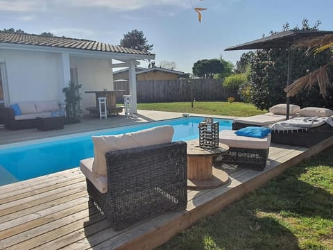 Patio, Garden, Swimming pool