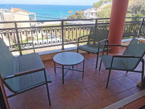 Patio, Natural landscape, View (from property/room), Balcony/Terrace, Seating area, Sea view