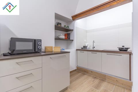 Dining area, kitchen