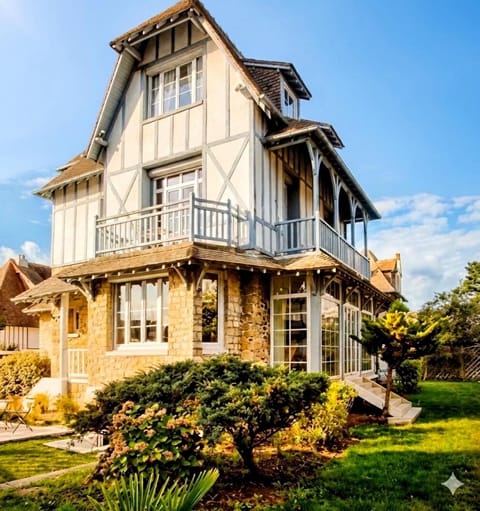 Property building, Facade/entrance, Day, Garden, Garden view, pet friendly, pet friendly
