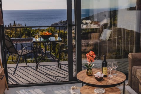 Balcony/Terrace, Living room