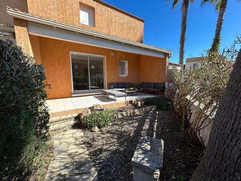 Property building, Garden, Garden view