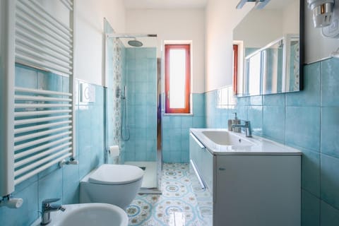 Shower, Toilet, Bathroom, bidet, hair dryier