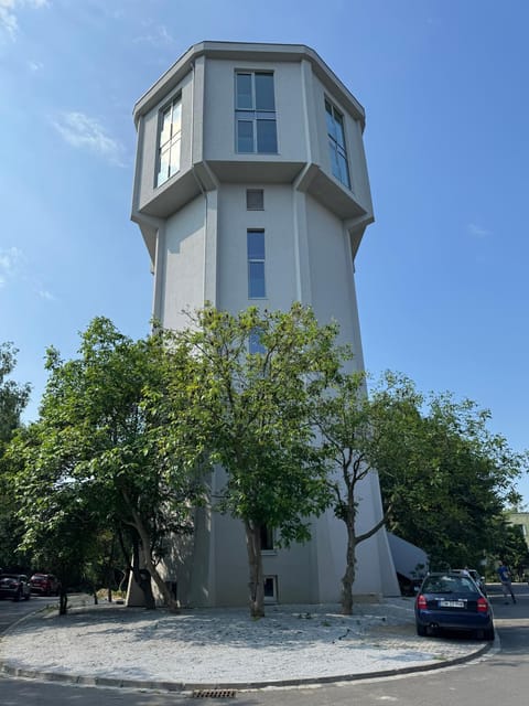 Property building, Day, Location, Parking