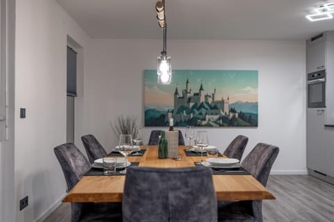 Dining area, Food, Dinner