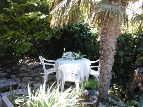 Patio, Garden, Seating area