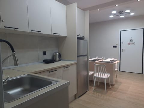 Kitchen or kitchenette, Dining area, kitchen