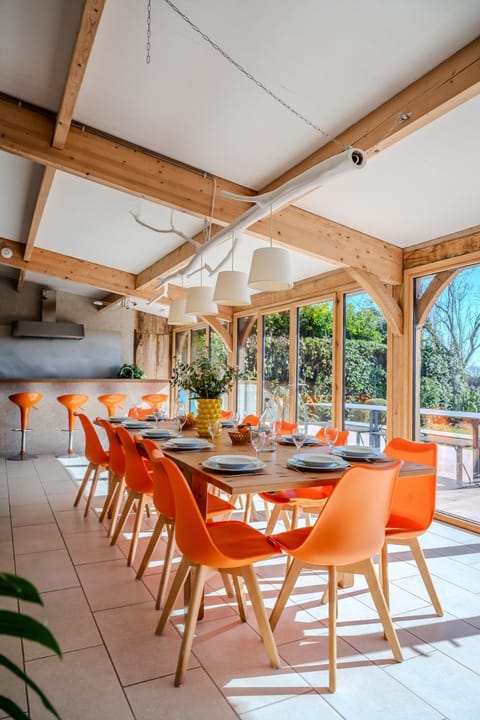 Patio, Dining area, Garden view, kitchen