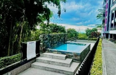 Garden, Hot Tub, Pool view