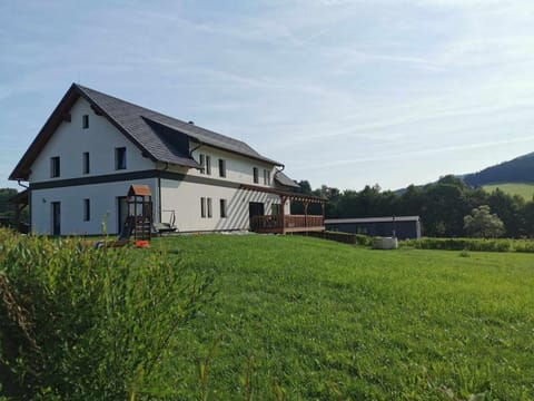 Property building, Spring, Day, Natural landscape, Garden, Garden view, Mountain view