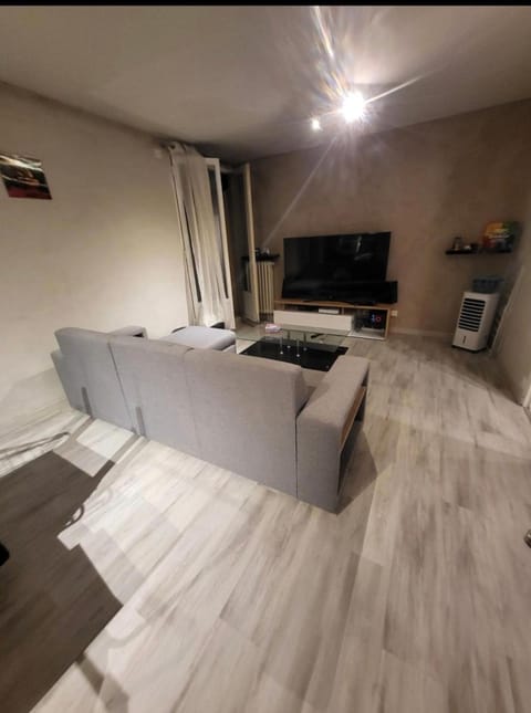 appartement 3 chambre a 10 minute du circuit Apartment in Le Mans