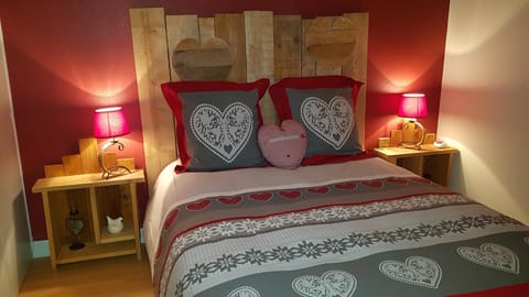 Bed, Photo of the whole room