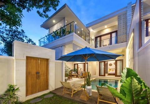 Property building, Garden view, Swimming pool