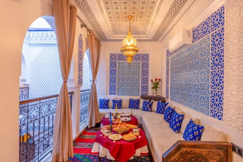 Living room, Seating area, Dining area, Breakfast