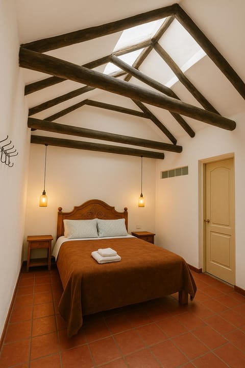 Shower, Bed, Bathroom, TV and multimedia, Photo of the whole room, towels