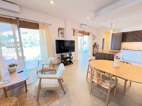 Communal lounge/ TV room, Living room